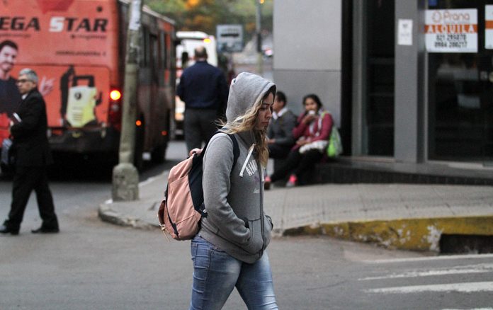 Meteorología: sábado fresco con lluvias y máxima de 28 grados