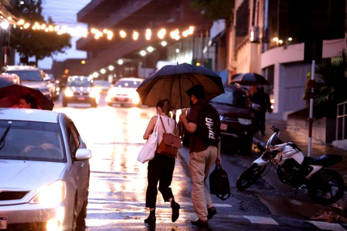 Meteorología: anuncian día cálido con lluvias y tormentas