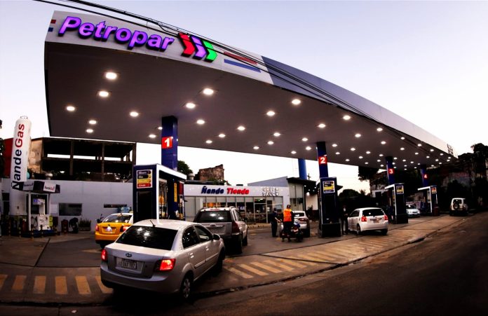 Petropar: reabastecen combustibles en todas sus estaciones