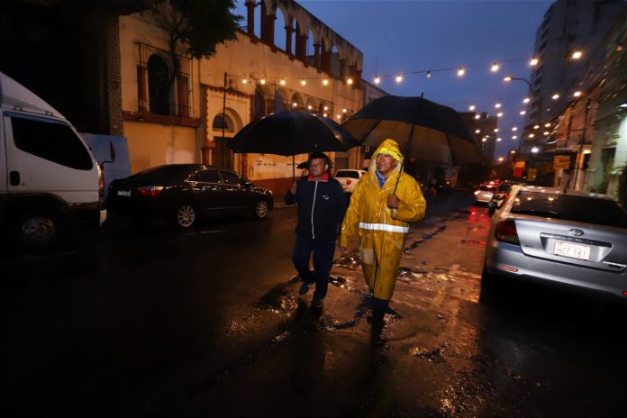 Meteorología alerta sobre persistencia de lluvias y tormentas eléctricas