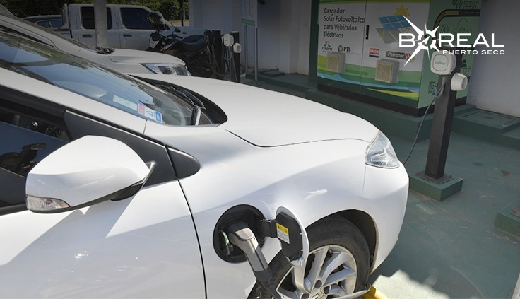 Mientras precio del combustible se dispara, se agotan los autos eléctricos
