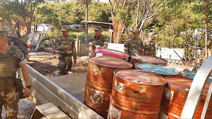 Incautan más de 3.500 litros de combustible de contrabando