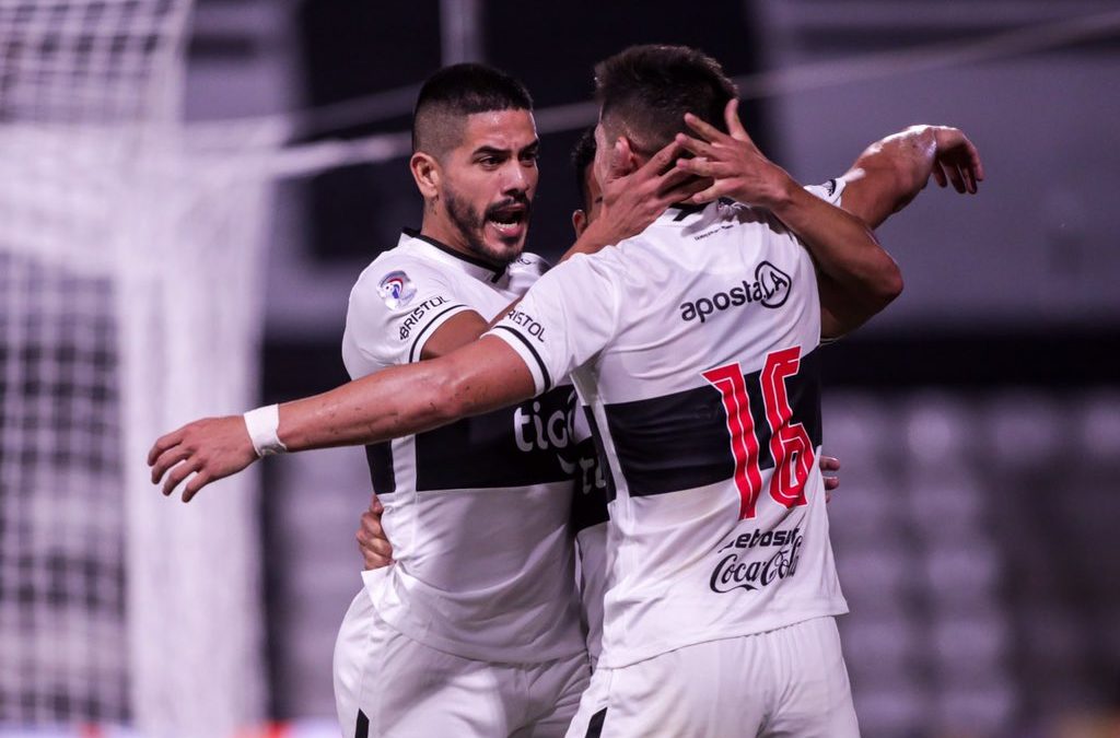 Olimpia ganó a Guaraní y se quedó con el clásico añejo