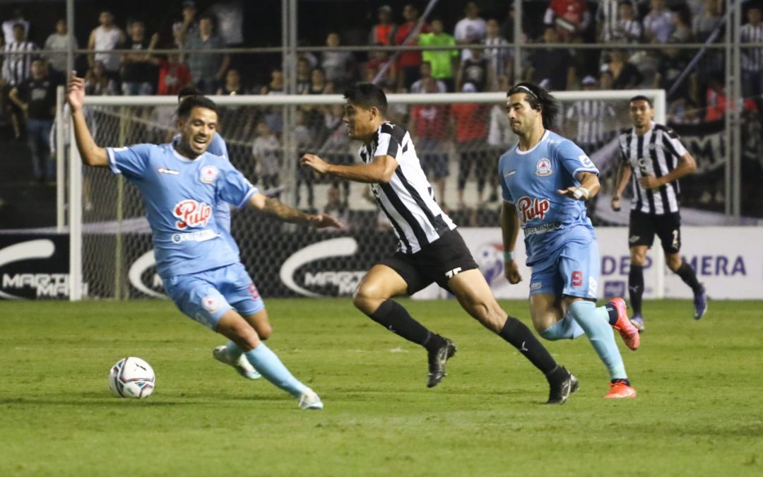 Partidazo en La Huerta: Libertad y Resistencia empataron por 2-2
