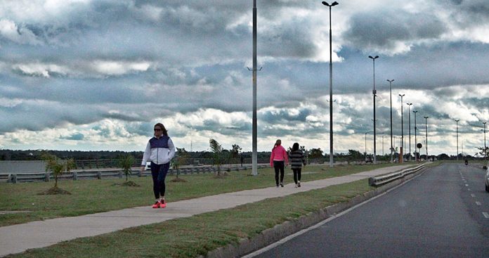 Anuncian ingreso de frente frío y tormentas para este jueves