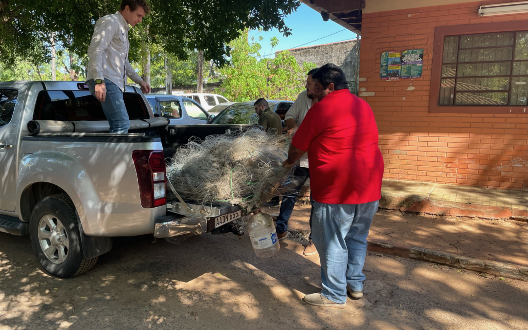 Incautan más de mil metros de redes en lago Ypacaraí