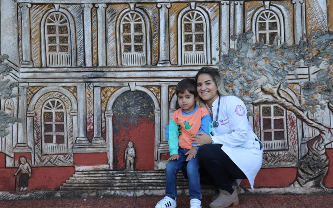 El poder de ser mamá: Fátima, la joven madre y estudiante de Medicina