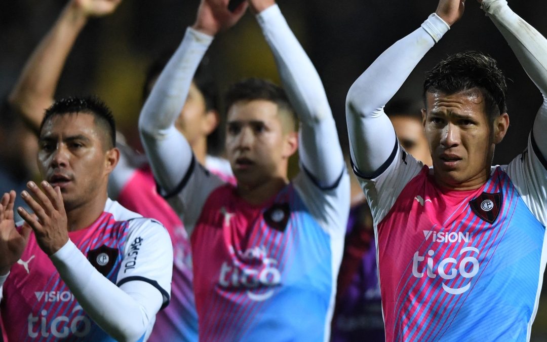 Empate que vale oro: Cerro igualó sin goles ante Peñarol en Uruguay