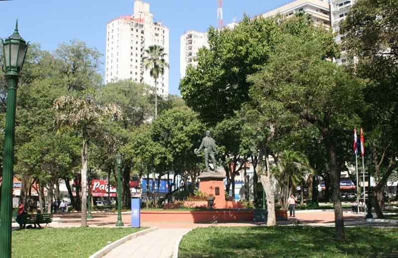 Municipalidad de Asunción busca recuperar plazas historias para revitalizarlas