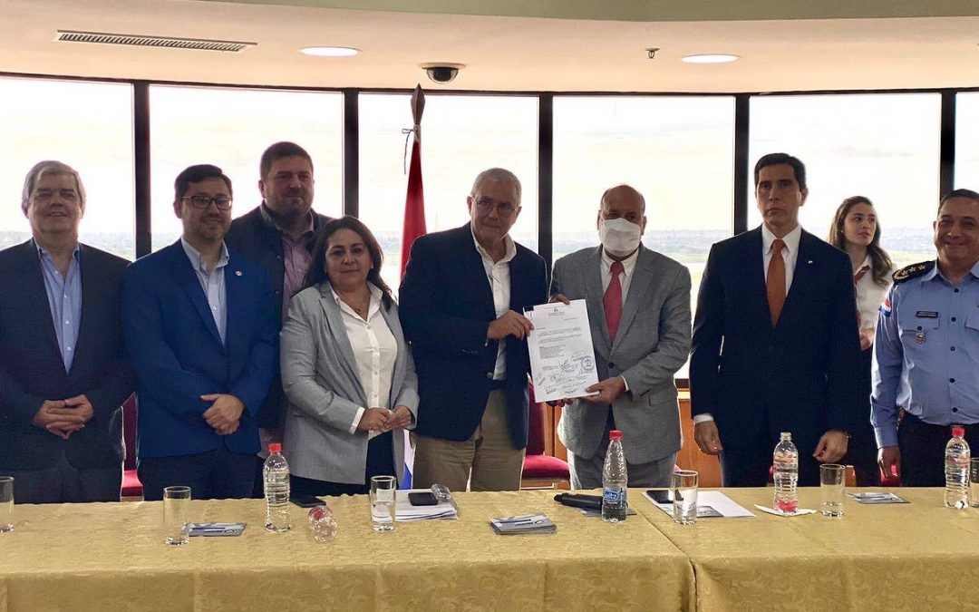 Presentan proyecto para reformar y modernizar la Policía
