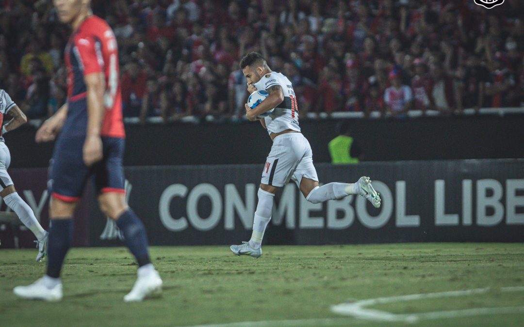 Libertadores: Olimpia ganó a Cerro en LNO, pasó a la Sudamericana y el Ciclón a Octavos