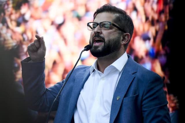 Desaprobación de Gabriel Boric en Chile subió al 57% en menos de 3 meses de Gobierno