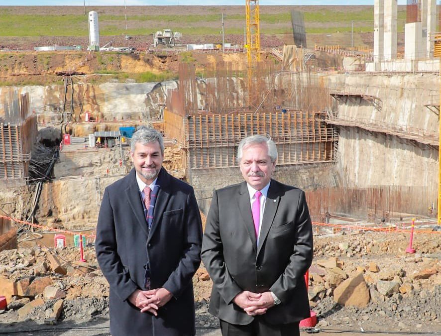 Abdo Benítez verificó obras de Aña Cuá junto a Alberto Fernández