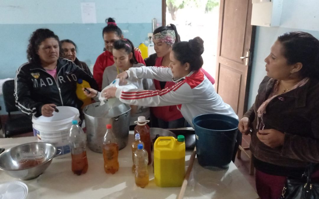Internas elaboran jabones artesanales para donar a barrios carenciados