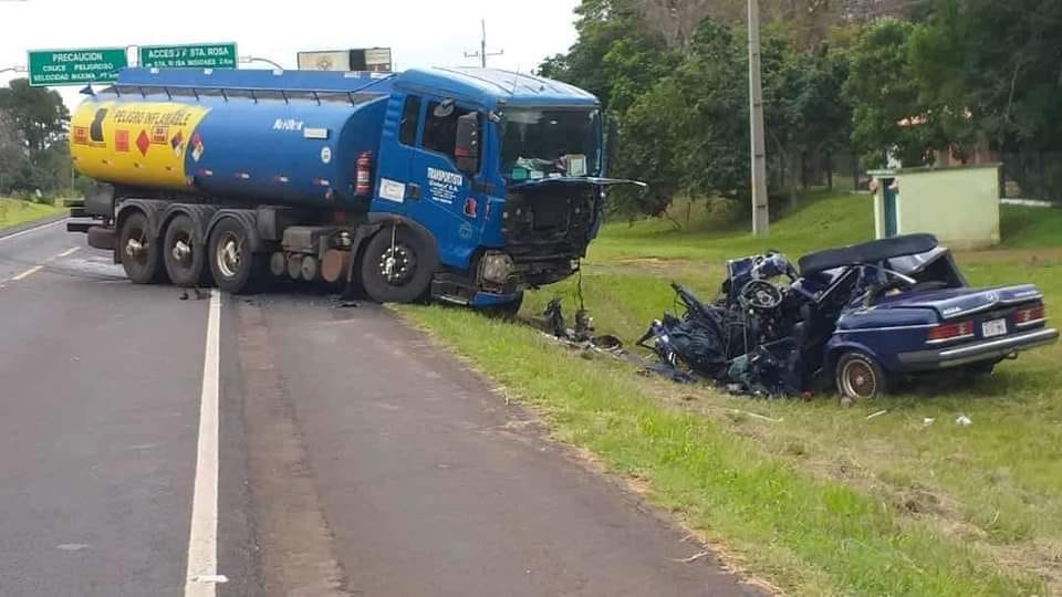 Dos jóvenes mueren en accidente de tránsito en Misiones