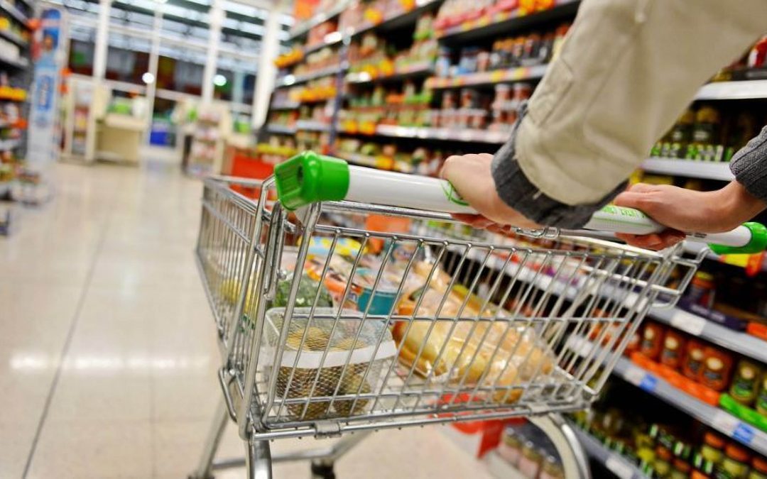 Canasta básica familiar: el 59% de los productos sufrió reajuste