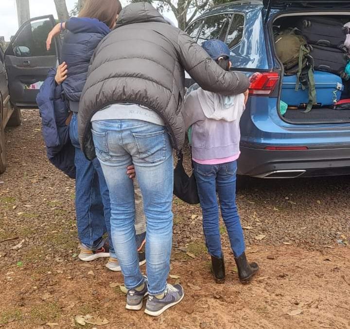 Niñas alemanas ya se encuentran con su familia