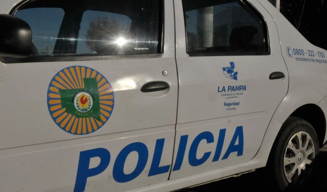 Madre golpeó a la maestra de su hijo que la había denunciado por maltrato infantil