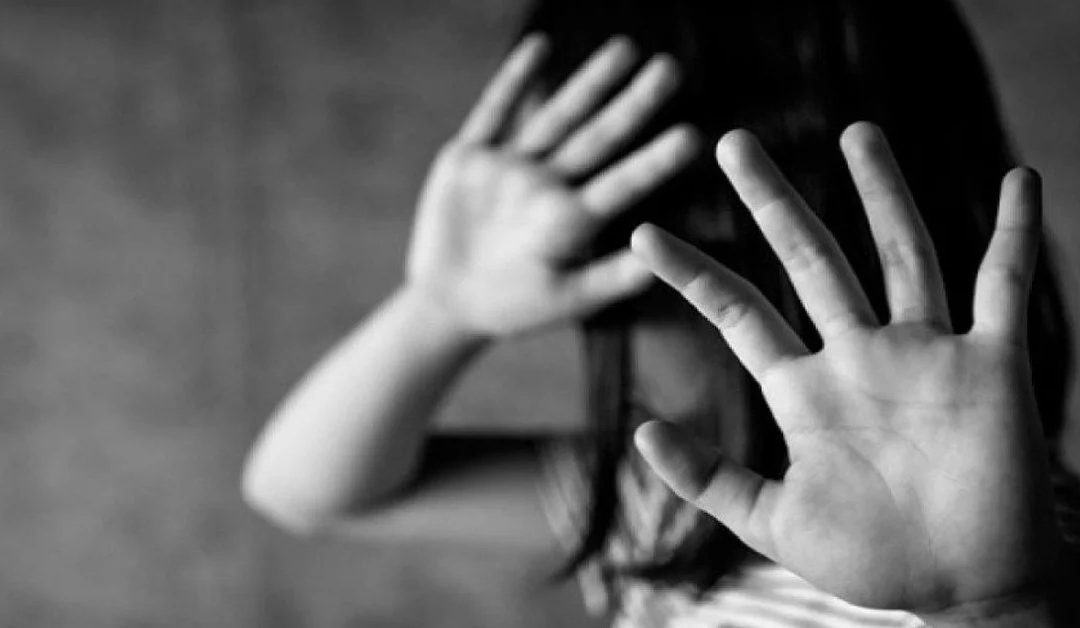 20 años de cárcel para hombre que abusó de su hijastra de 12 años