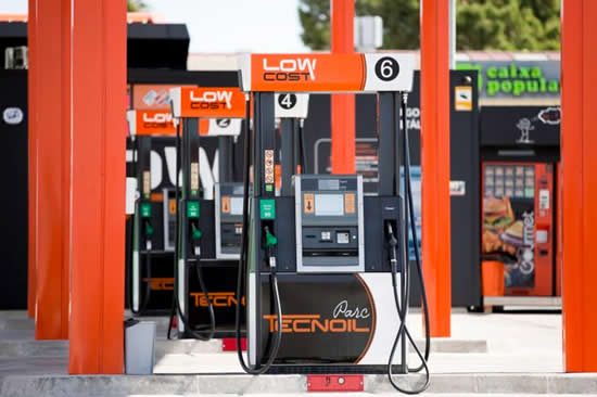EE.UU: Biden propone pausar el impuesto federal a la gasolina para aliviar precios