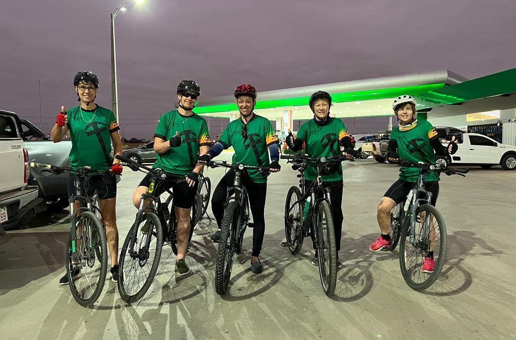 Ciclistas inauguran primer tramo del corredor bioceánico en el Chaco