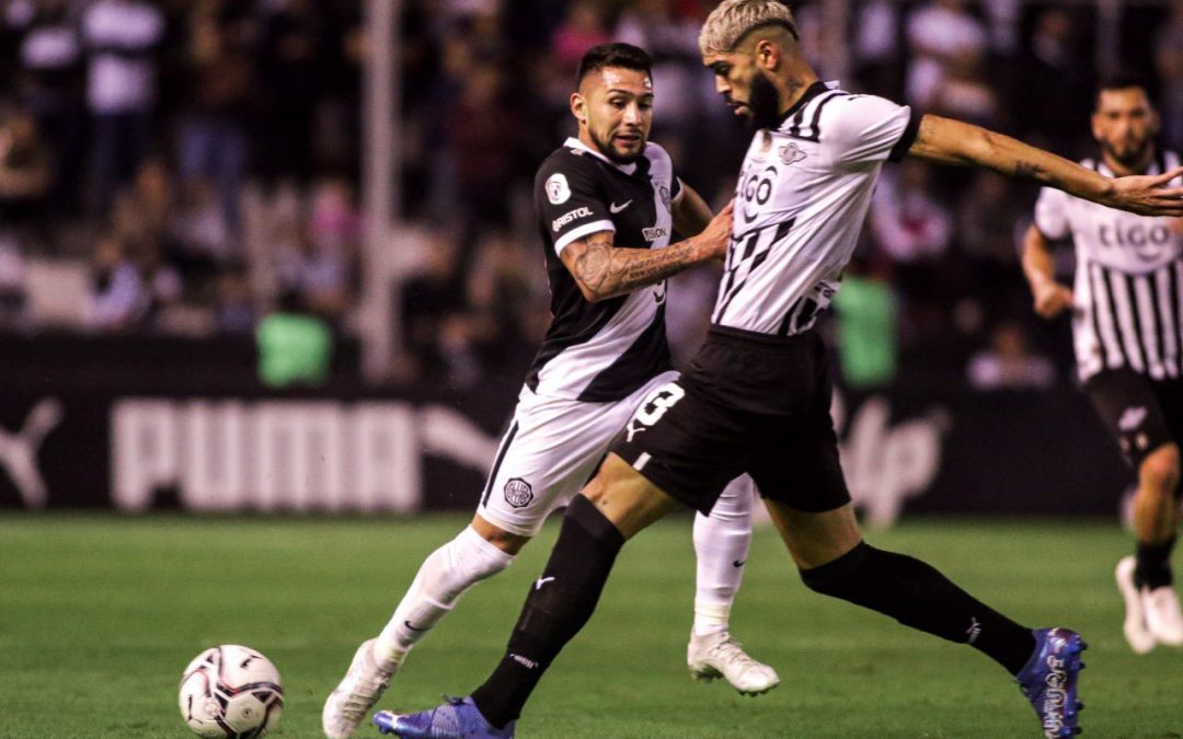 Clásico blanco y negro: las dos caras de la moneda