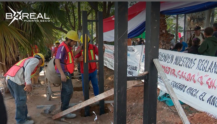 Iniciaron las obras para el enrejado de la Plaza de Armas
