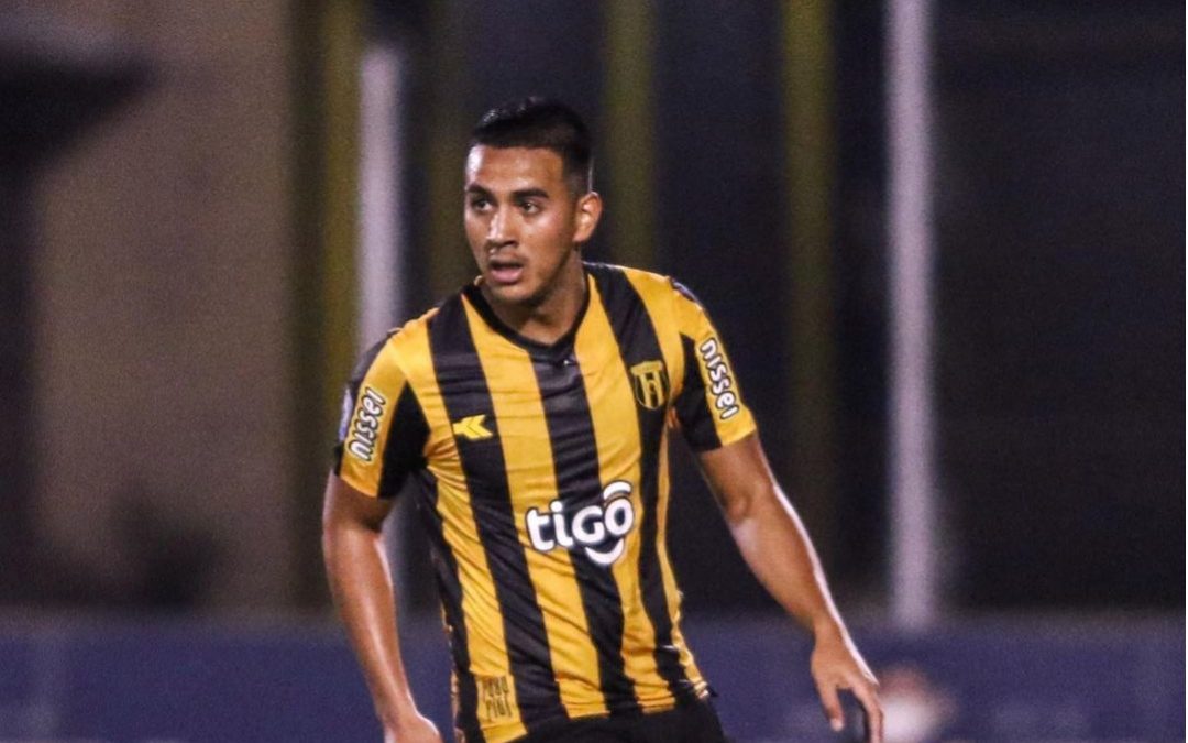 De vender frutas y verduras con su madre: Roberto Fernández, al fútbol ruso