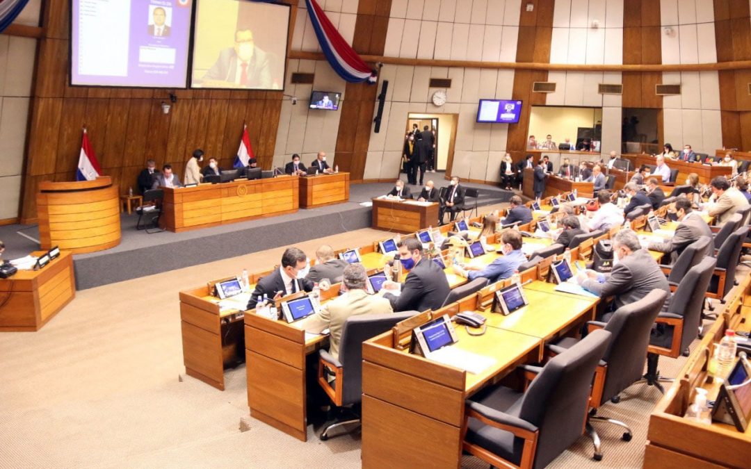 Debate sobre juicio político a Sandra Quiñónez: Diputados declaran cuarto intermedio