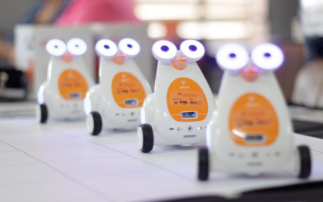 Donan 900 robots para impulsar pensamiento computacional en escuelas públicas