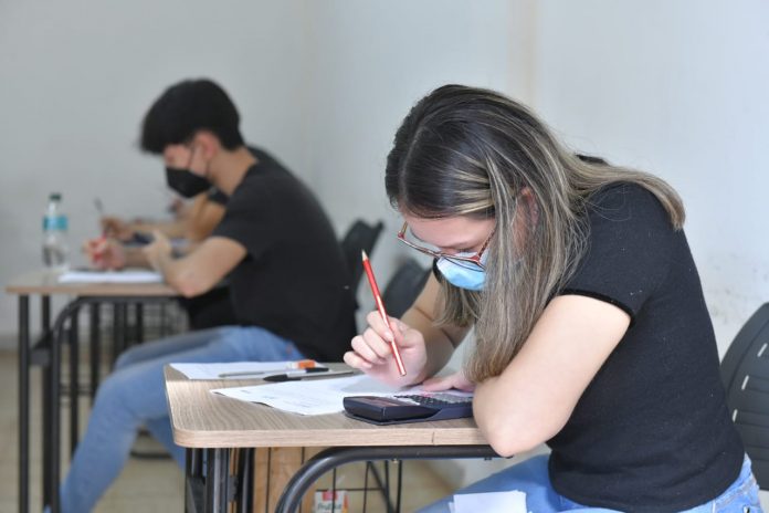 Becal: Estudiantes apuestan por doctorados en ingeniería electrónica y de telecomunicación