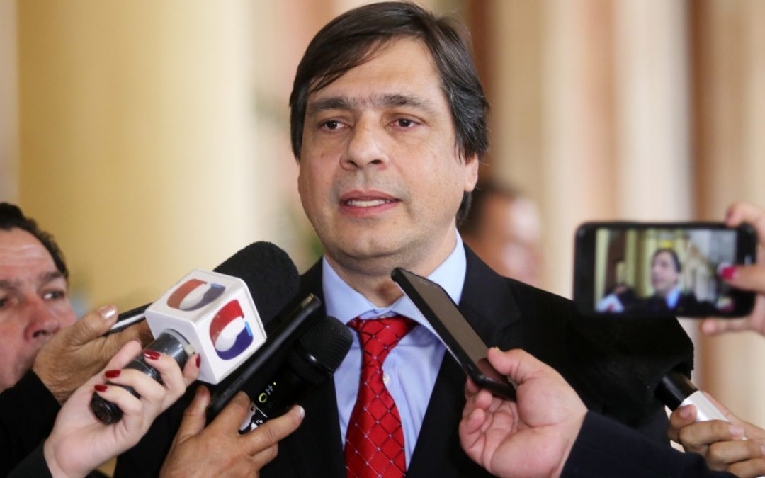 Irregularidades en licitaciones y negligencias médicas entre requerimientos para Bataglia