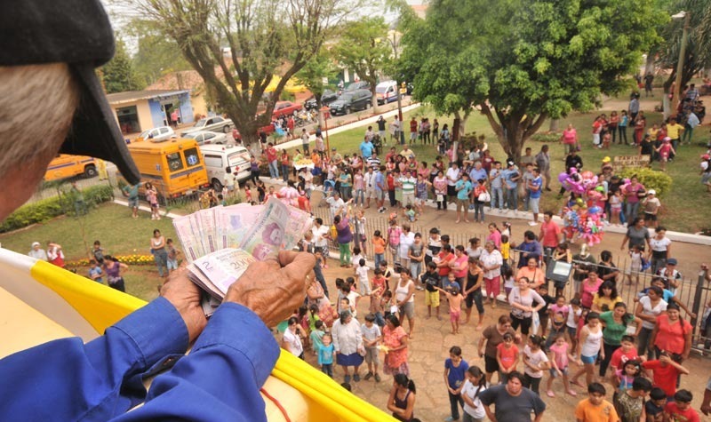 Guarambaré: feligreses piden que obispo respete tradicional vito de dinero