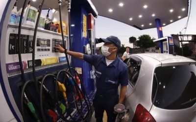 Santiago Peña anuncia reducción en el precio del combustible