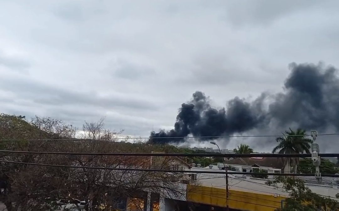 Incendio de gran magnitud en edificio de la Justicia Electoral