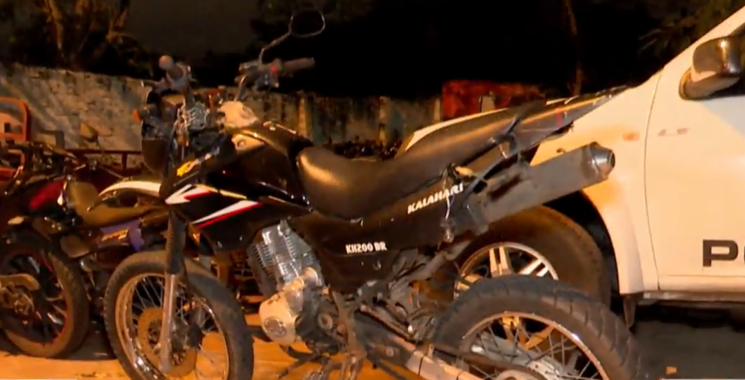 Detienen a supuesto dúo de asaltantes y recuperan moto robada