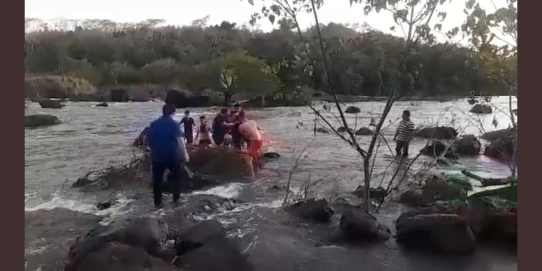 CDE: Buscan a niño desaparecido en el río Acaray tras controversial apertura de compuertas