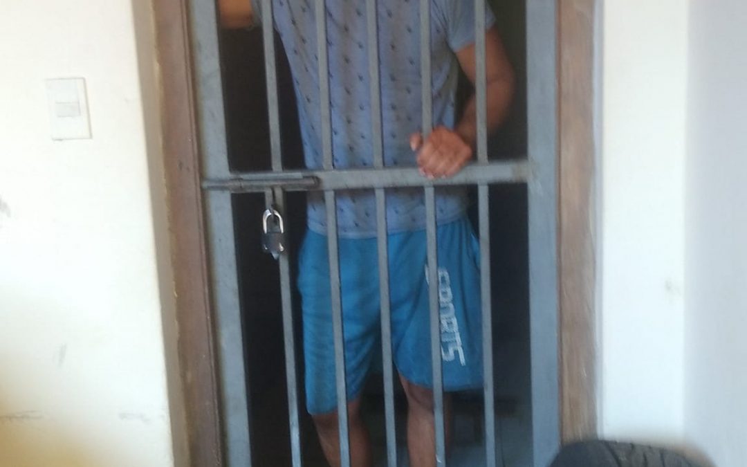 Hombre agredió a su esposa en plena fiesta de cumpleaños