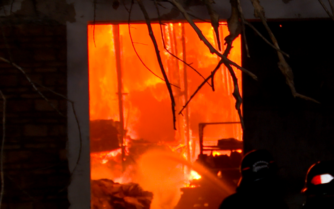 Incendio de gran magnitud afectó a una de las oficinas de Senave en Asunción