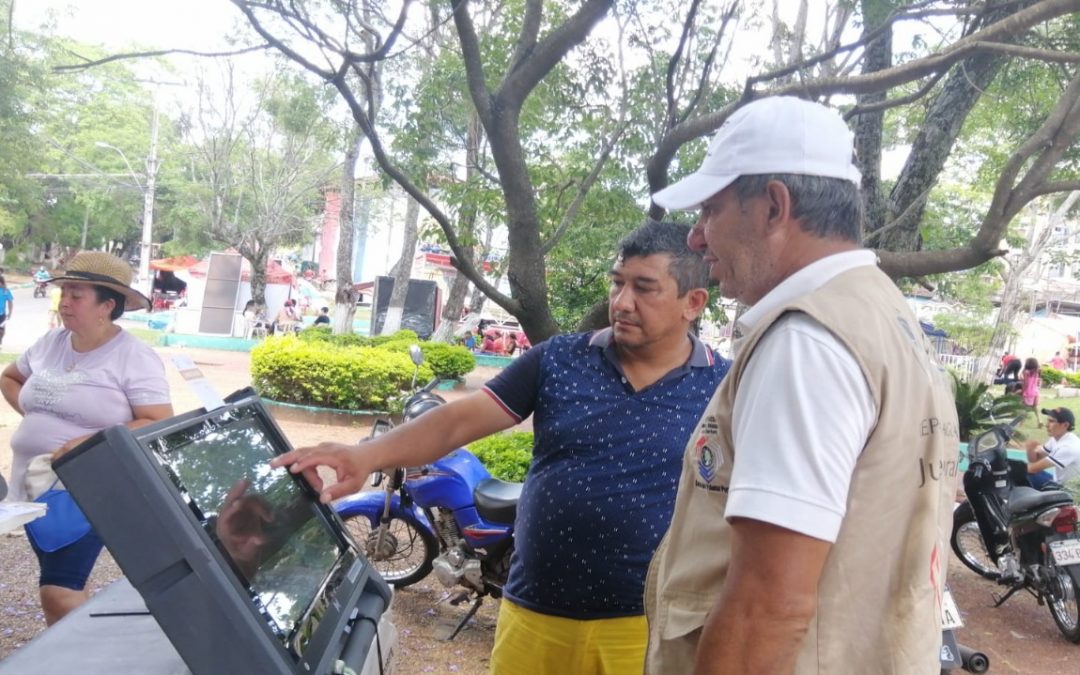 TSJE ofrece a peregrinos prácticas con máquinas de votación en Caacupé