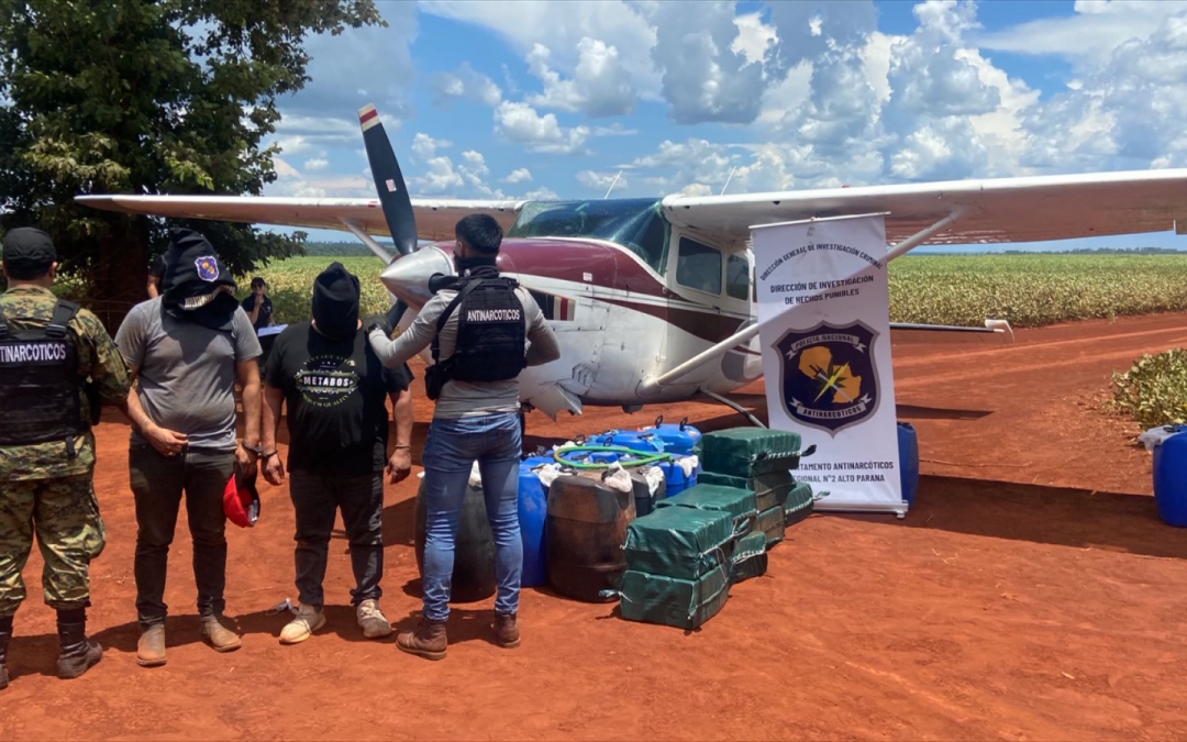 Hernandarias: incautan avioneta boliviana con 265 kilos de cocaína