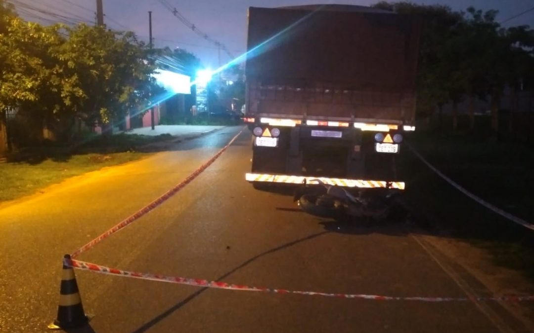 Joven muere tras chocar contra camión de gran porte en Coronel Oviedo