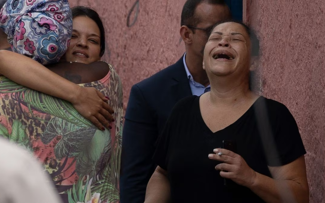 Brasil: Niño de 13 años mata a puñaladas a su maestra en plena clase