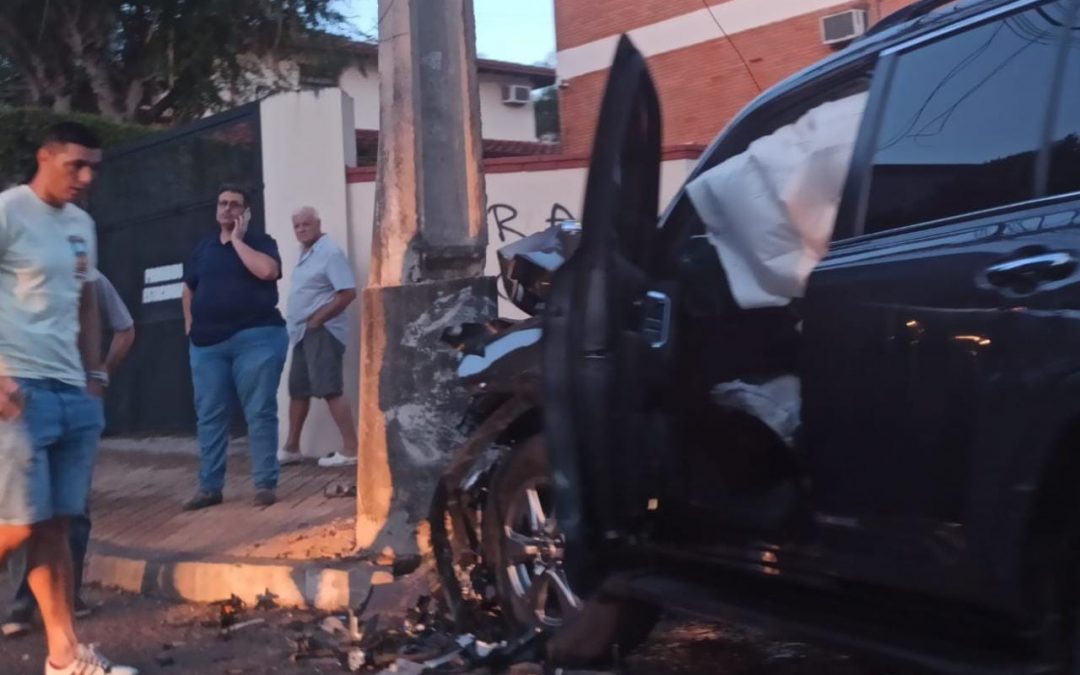 Óscar “Tacuara” Cardozo protagoniza un accidente de tránsito