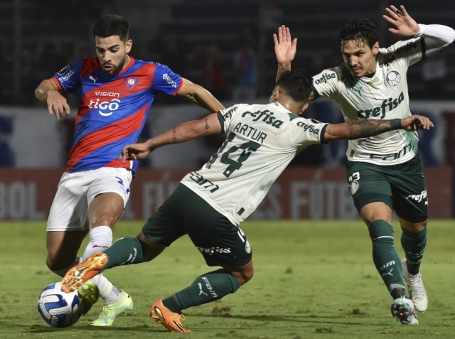 Cerro sufre goleada ante Palmeiras y complica sus chances de clasificar
