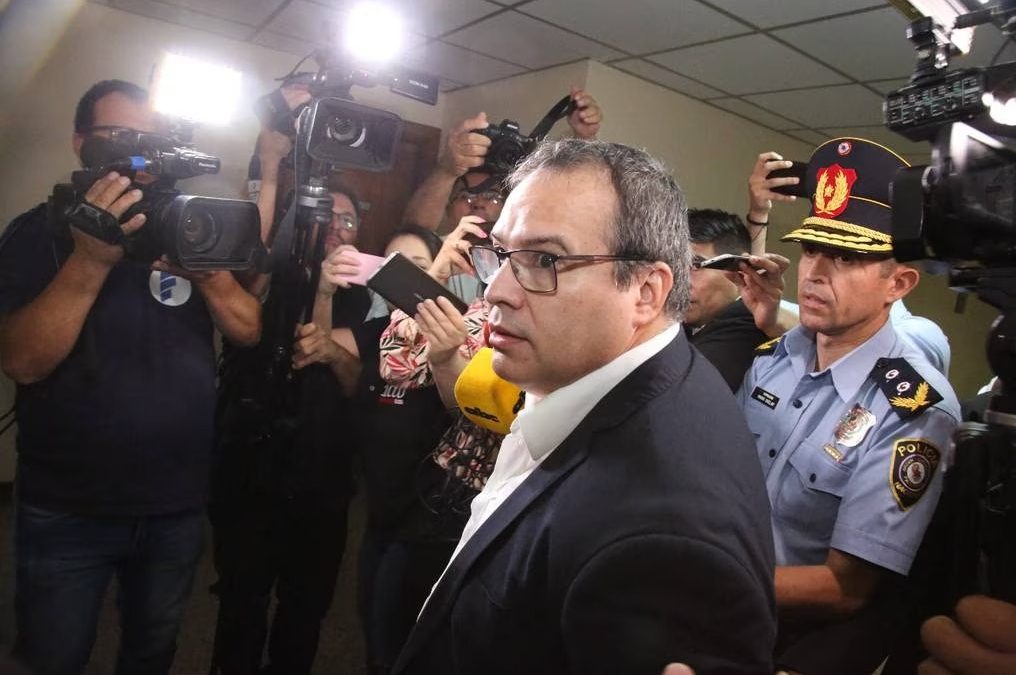 Juez otorga libertad ambulatoria a Carlos Granada