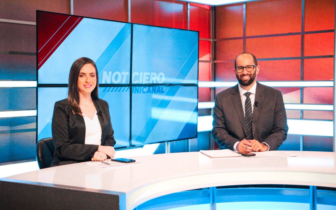 ¡Noticiero Unicanal renueva formato con Toto González y Claudia Aguilera!