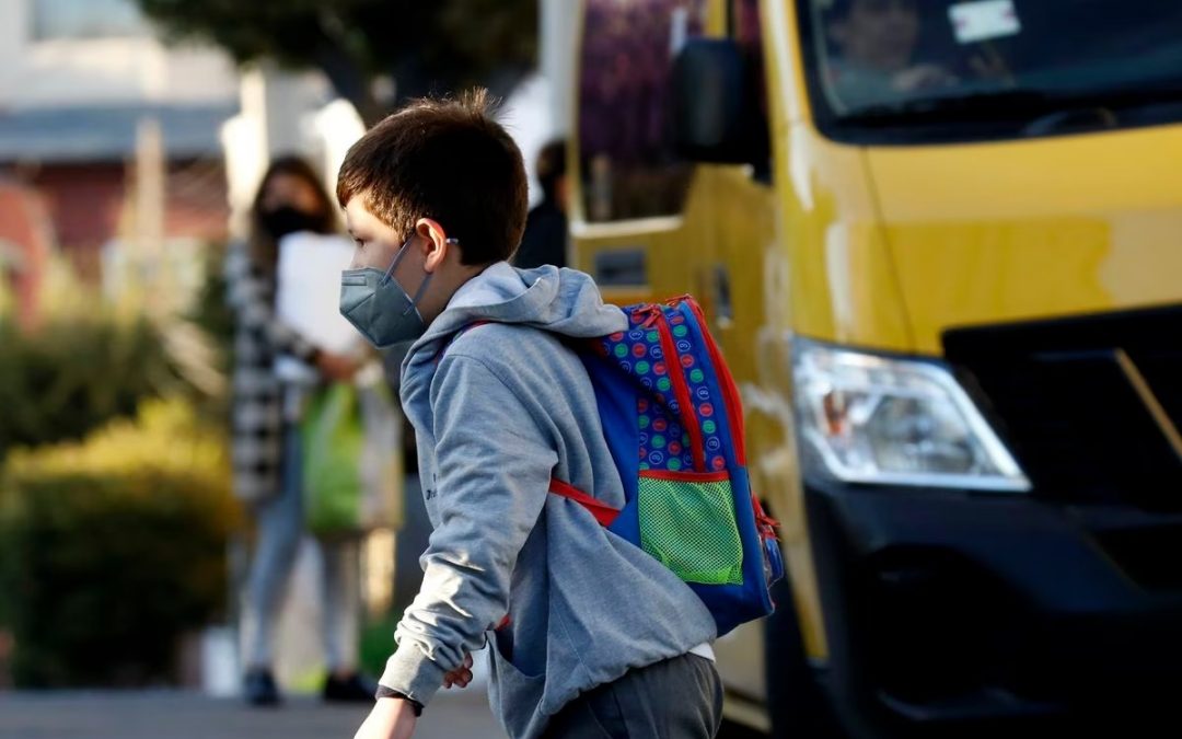 Chile: uso de tapabocas vuelve a ser obligatorio en colegios