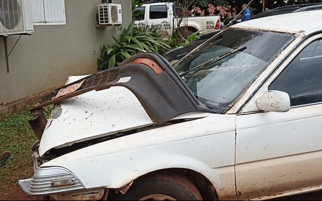 Ciudad del Este: Conductor provoca accidente y golpea a un policía