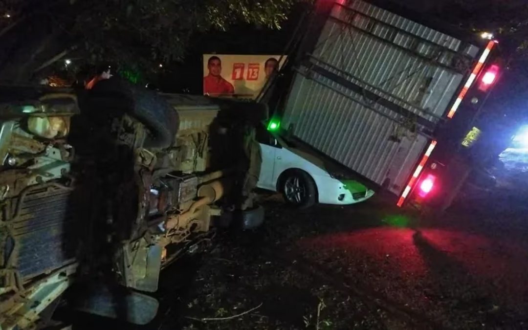 Ciudad del Este: Camión perdió los frenos y chocó contra tres vehículos